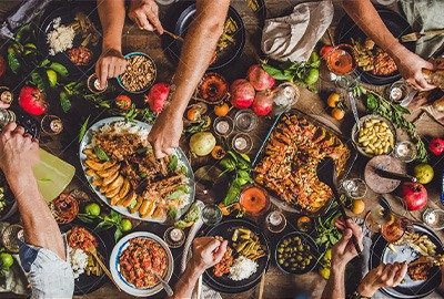 hands_eating_after_gastric_bypass_in_turkey