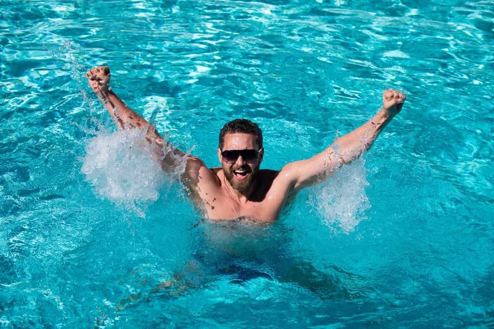 man_swimming_after_rhinoplasty