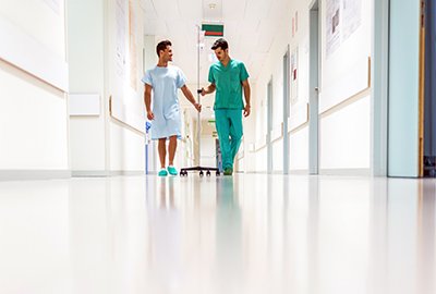 patient_walking_after_gastric_by_pass_in_turkey