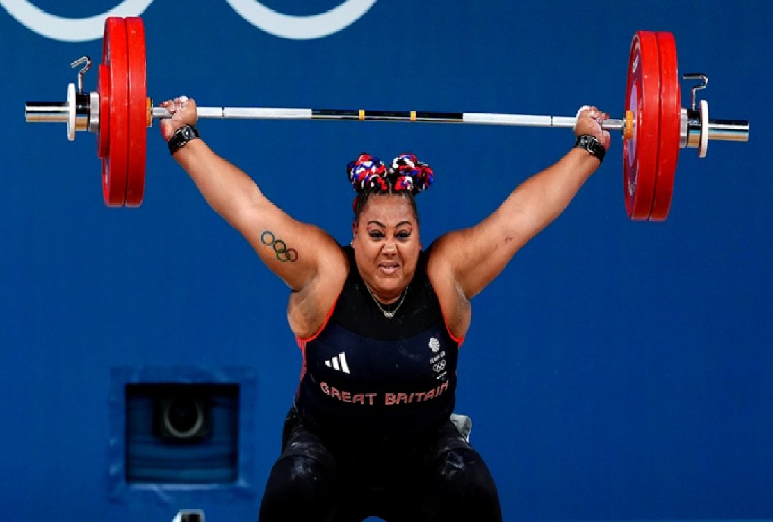 weight-lifting-woman-before-Pelvic-prolapse-repair-in-Turkey