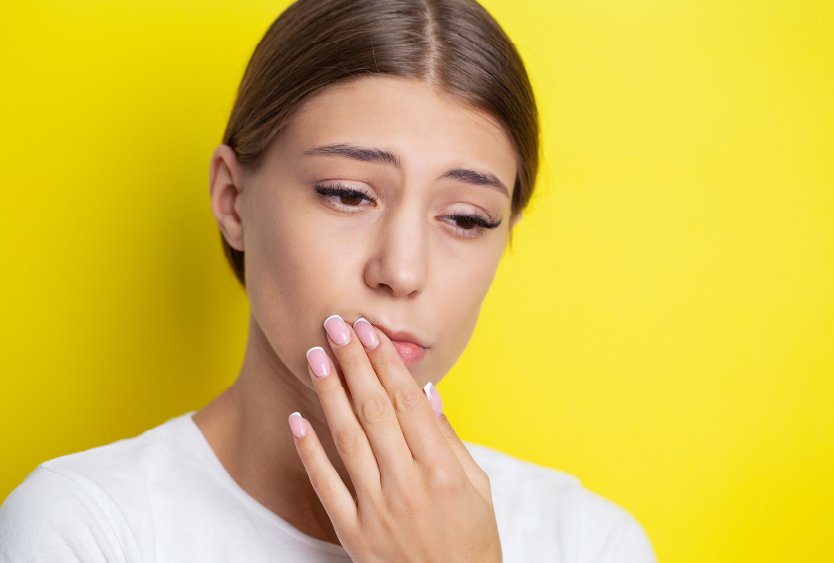 woman_allergic_after_lip_lift_in_turkey