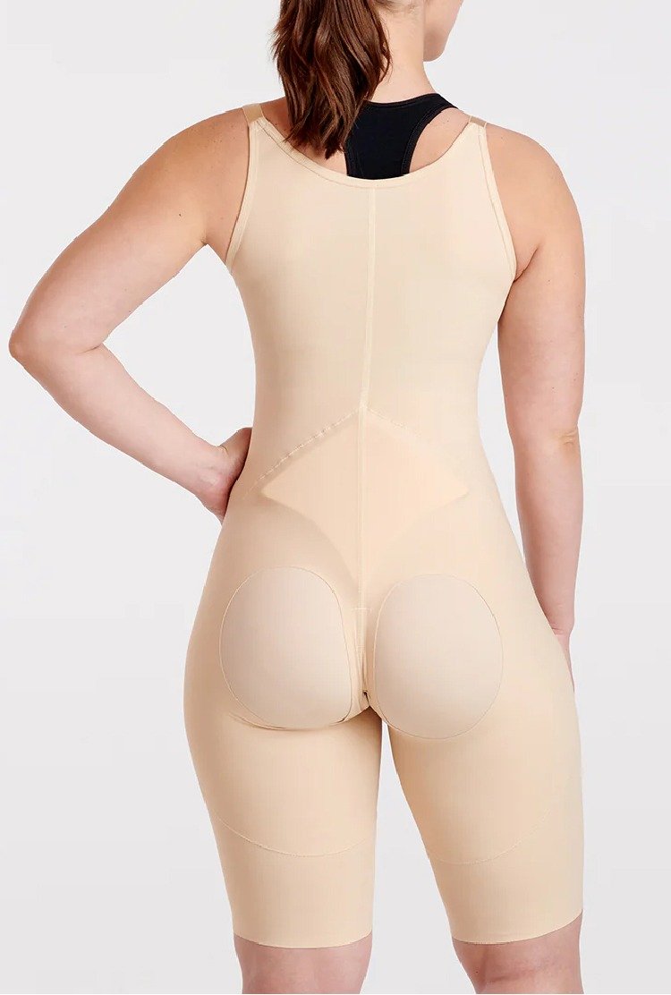 woman_with_compression_garment_after_hip_dip_correction_in_turkey