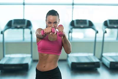 woman_working_out_for_non_surgical_arm_lift_in_turkey